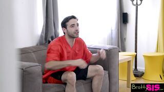 A fullos tini picsa tv nézés helyzett szopna