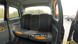 Fake Taxi - Tini picsa és a méretes taxis fallosz