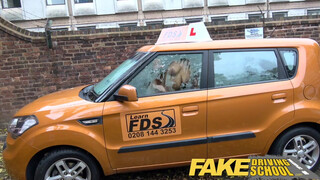 Fake Driving School - isteni pnájú világos szőke lány dugni akar