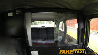 FakeTaxi - Felborotvált fejű punk nőci meghágva