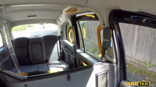 Fake Taxi - Fiatal lány dug a taxiban