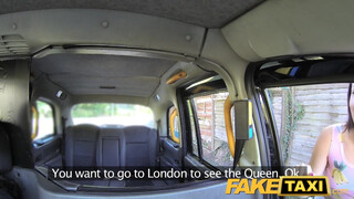 FakeTaxi - Latin Amerikai kisasszony kúrel a taxissal