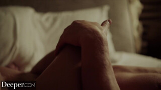 Gabbie Carter idősebb pasikkal kefél - Deeper