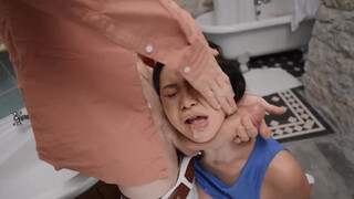 Brazzers - Ember Snow seggét a doki döngeti
