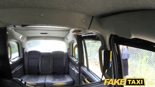Fake Taxi - idősebb picsa méretes farkat akar