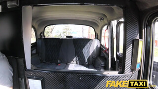 Fake Taxi  - ez a kiscsaj csak a kőkemény dákót szereti