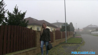 Public Agent - szűk pinájú spiné közösül a autóban