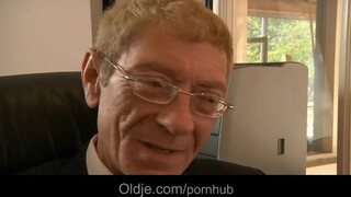 Idős fallosz és a fiatal titkárnője