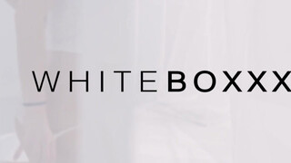 WhiteBoxxx - kicsmellű hölgyemény alaposan megdugva