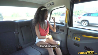 Fake Taxi - Tina Fire a nagy didkós csoki nőci