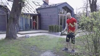 Casual Porno - rojtos pinájú tini hölgyemény