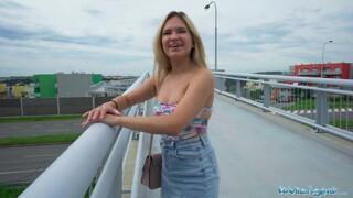 Public Agent - Irina Cage a hatalmas cickós cuki bige