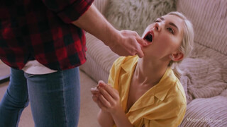 WOWGIRLS - Eva Elfie a méretes kannás orosz kisasszony