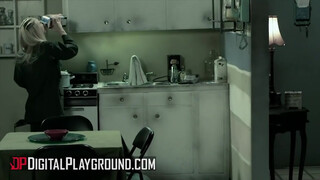 Digitalplayground - Riley Steele a méretes tőgyes világos szőke hölgyemény