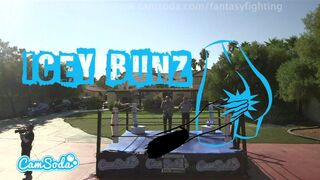 Forró fantasy harc méretes tőgyes tini bombázókkal